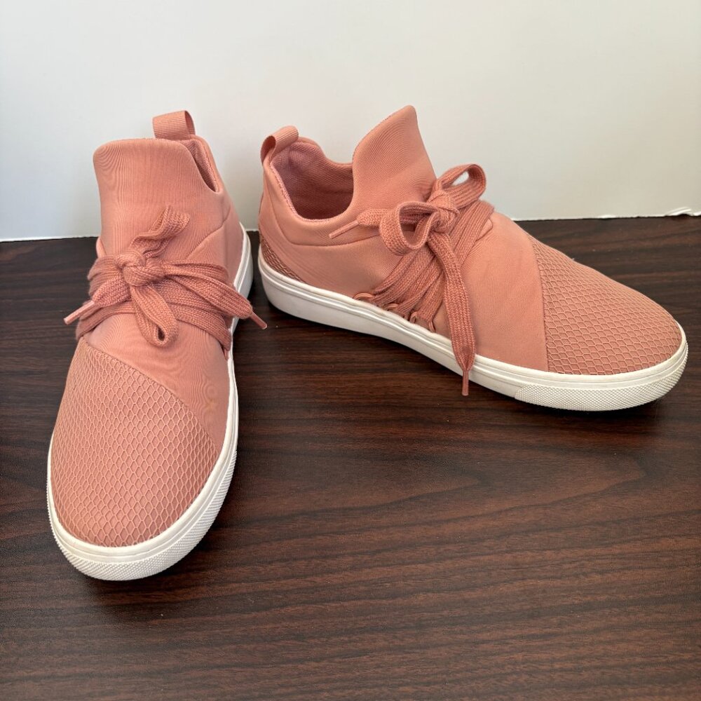 Steve Madden Women’s Lancer Lace Up Sneaker Shoes Light Pink Barbiecore Size 7